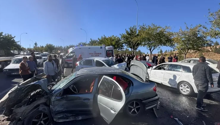 Şanlıurfa’da Zincirleme Trafik Kazası: 7 Yaralı